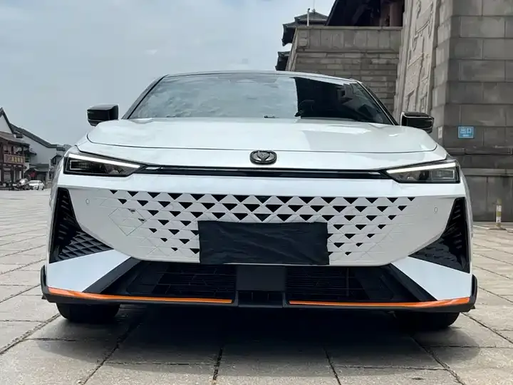ChangAn UNI-V 2023 1.5T Premium 2