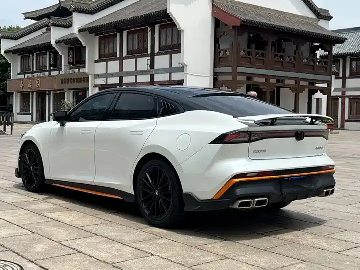 ChangAn UNI-V 2023 1.5T Premium 3