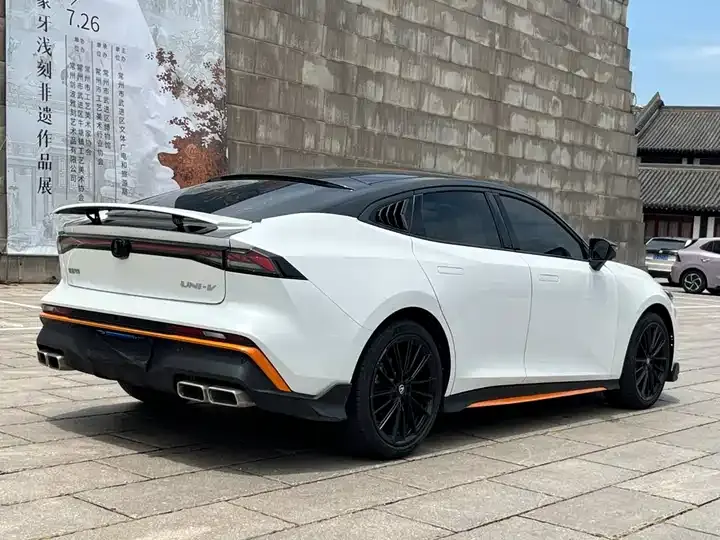 ChangAn UNI-V 2023 1.5T Premium 5