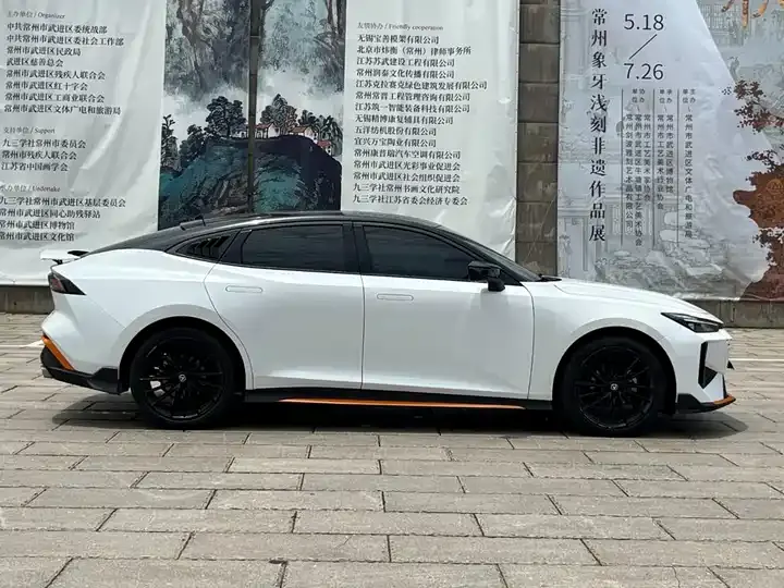 ChangAn UNI-V 2023 1.5T Premium 6