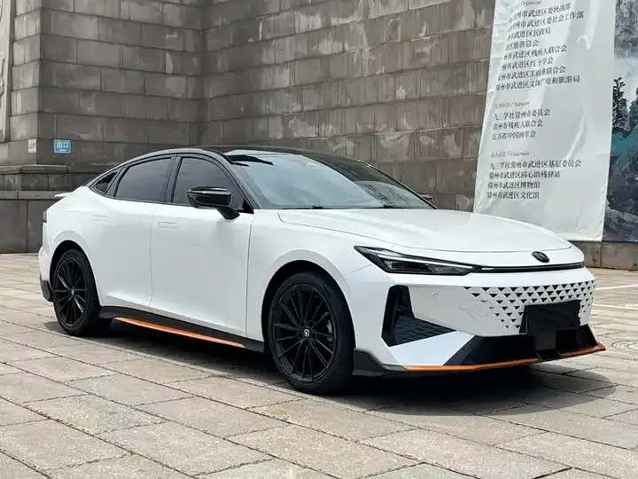 ChangAn UNI-V 2023 1.5T Premium 7