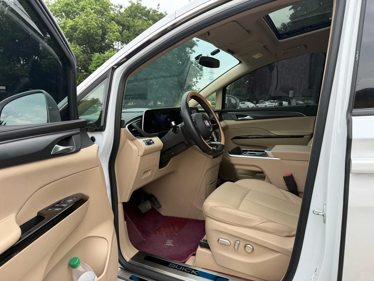 Buick 2025 GL8 Lu Shang 1.5T First Edition 7-seat Automatic Gear 5
