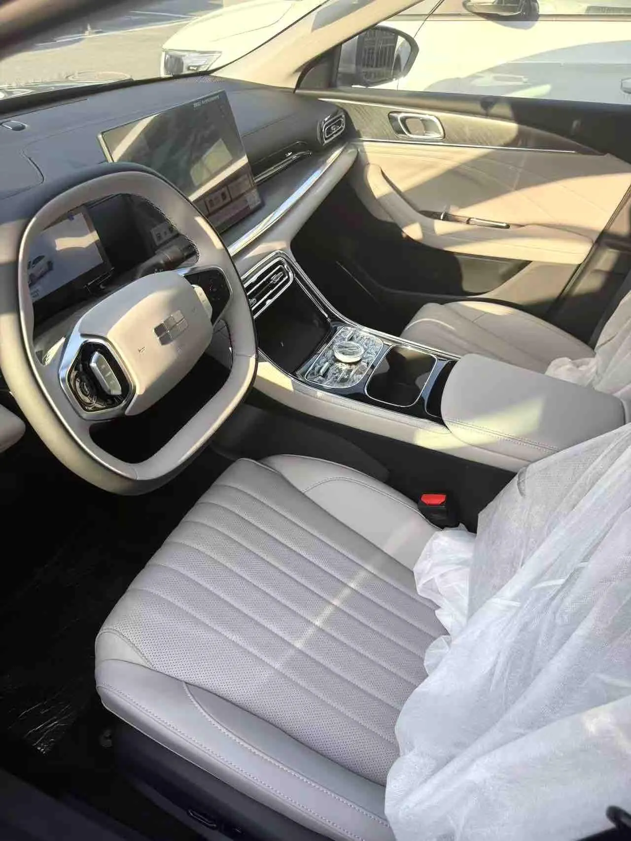 Geely Galaxy 2025 xingyao 6 EM-i 1.5 125km exploration version automatic gear 2