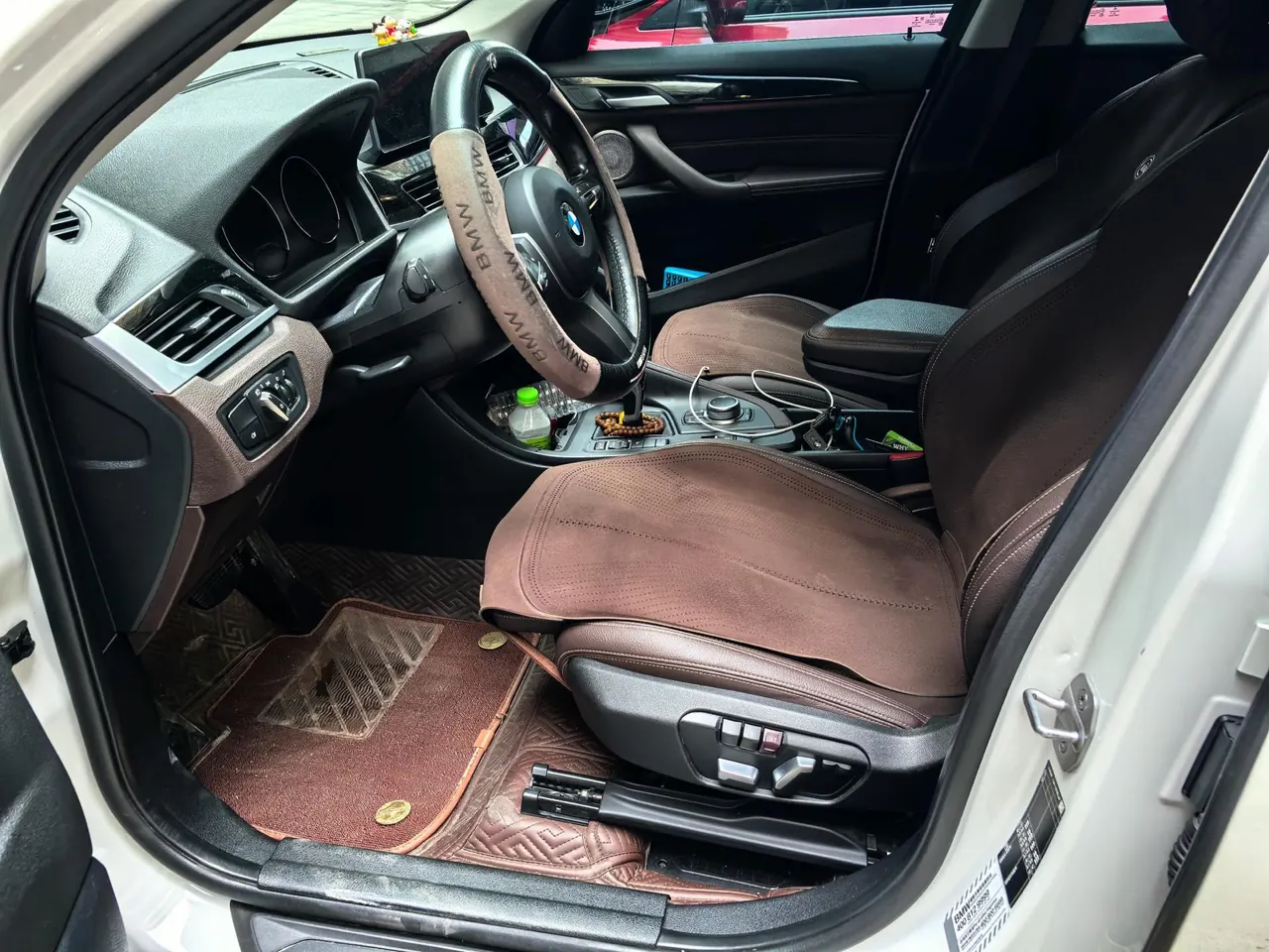 BMW 2022 X1 sDrive25Li 2.0T Leading Automatic Gear 3