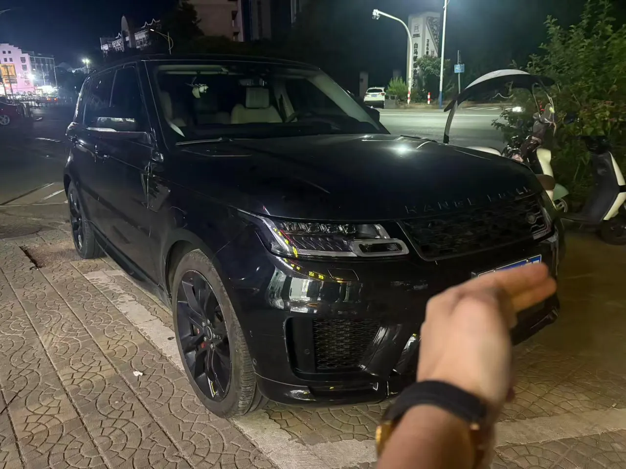 Land Rover Range Rover Sport Edition (Imported) 2022 Range Rover Sport Edition 48V 3.0T L6 Yao Black Edition Automatic Gear 3