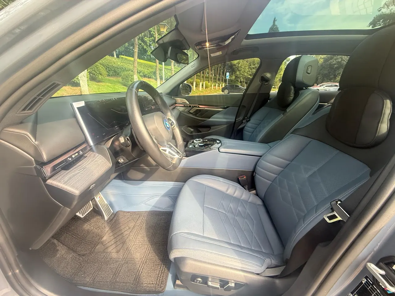 BMW 2024 i5 eDrive 35L Exclusive M Sports Suit Automatic Gear 5