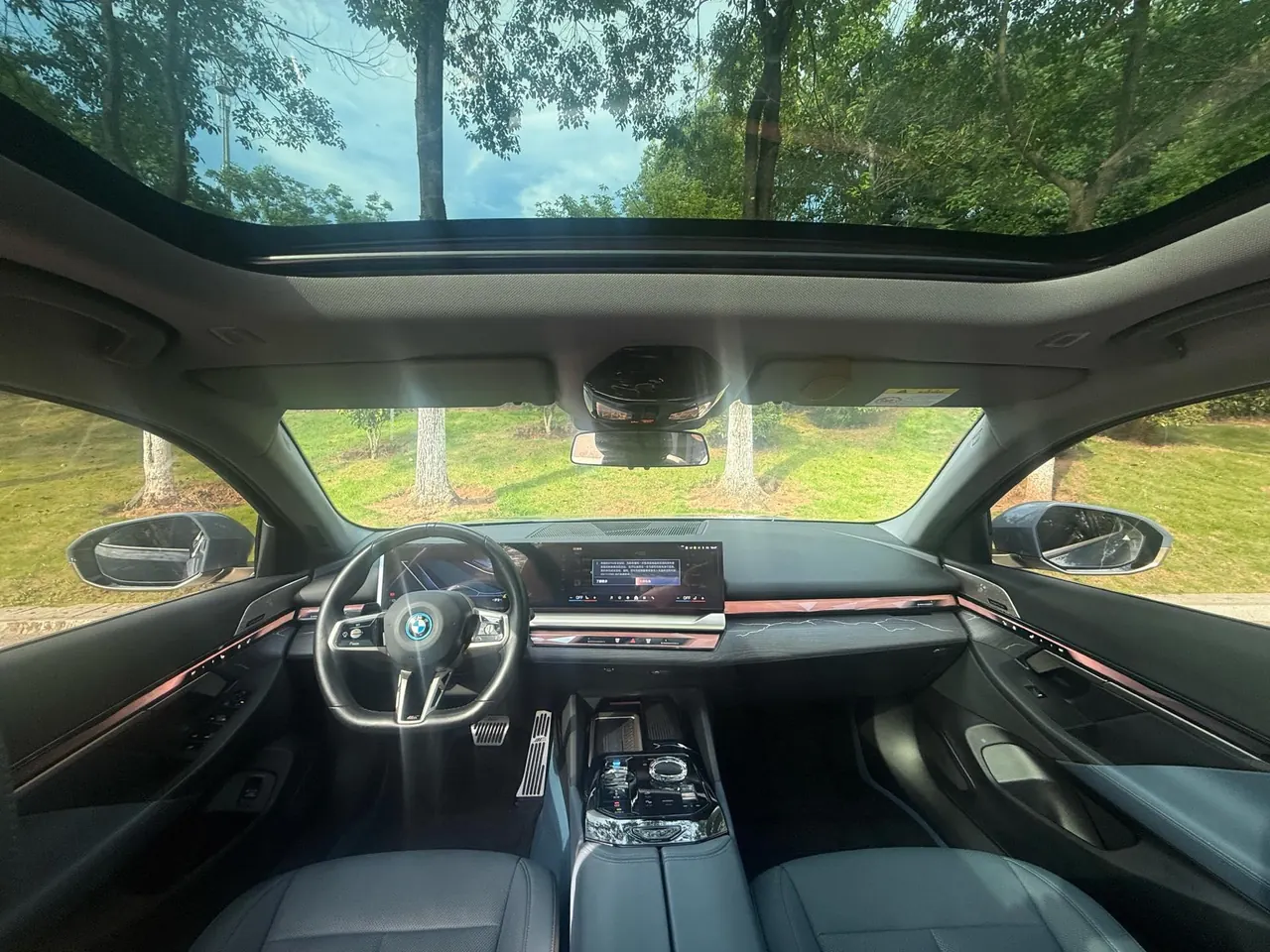 BMW 2024 i5 eDrive 35L Exclusive M Sports Suit Automatic Gear 6