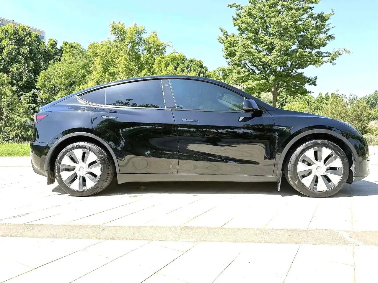 Tesla 2022 Model Y rear-wheel drive version (facelift) automatic gear 4