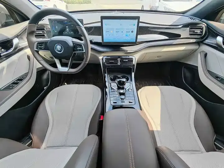 2024 Qin PLUS Glory Edition DM-i 55km Leading Model 4