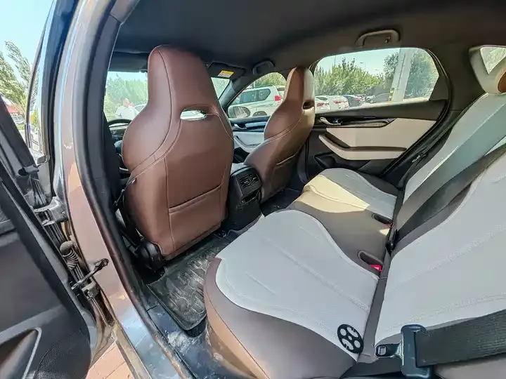 2024 Qin PLUS Glory Edition DM-i 55km Leading Model 6
