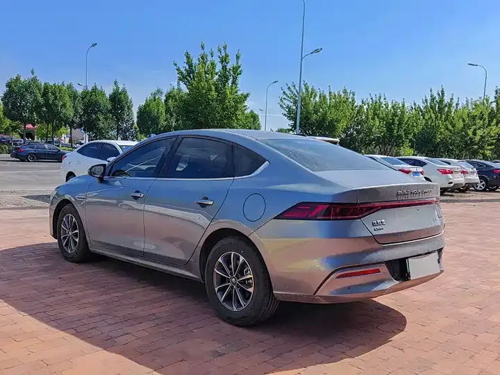 2024 Qin PLUS Glory Edition DM-i 55km Leading Model 7