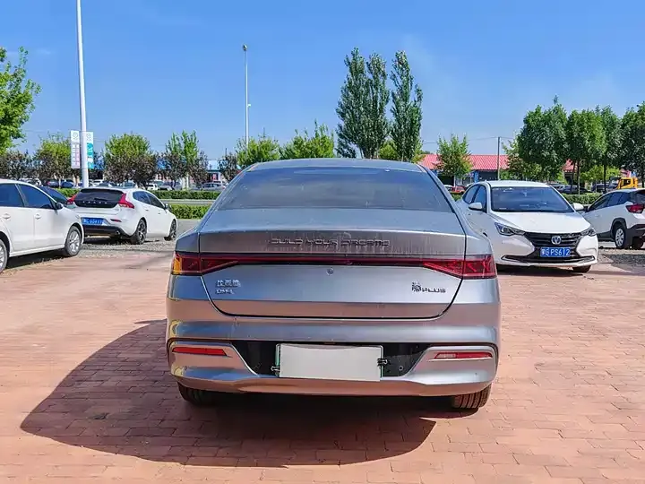 2024 Qin PLUS Glory Edition DM-i 55km Leading Model 8