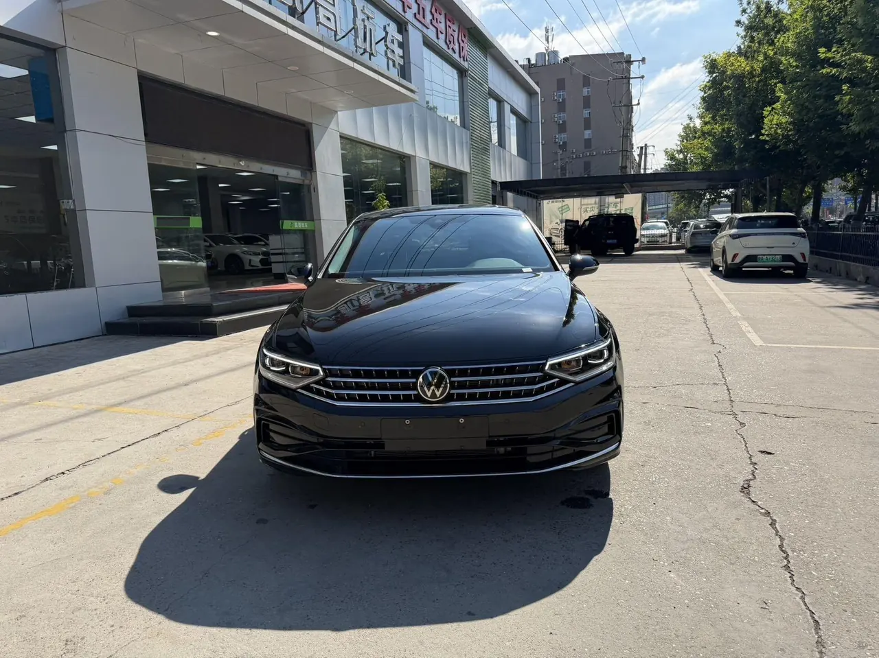 Volkswagen 2025 Magotan 2.0TSI 330TSI 2 million luxury automatic gear 2