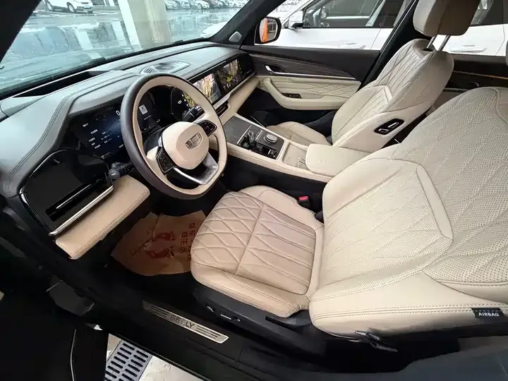 XingyueL (Monjaro) 2025 model, Eastern Radiance, 2.0TD automatic all-wheel-drive Moon-Gazing Edition 3