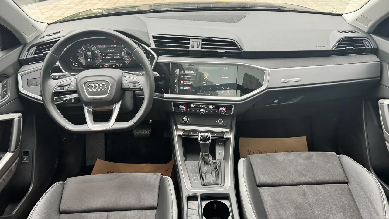 Audi 2022 Q3 1.4TFSI 35TFSI Fashion Dynamic Automatic 4