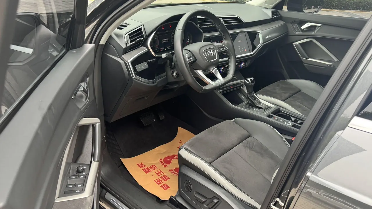 Audi 2022 Q3 1.4TFSI 35TFSI Fashion Dynamic Automatic 5
