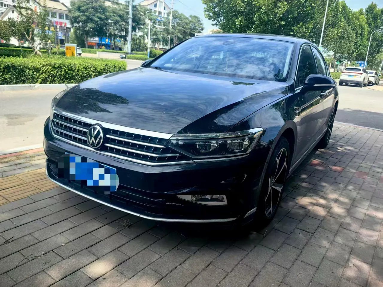 Volkswagen 2023 Magotan 2.0TSI 380TSI 2 million Commemorative Flagship Automatic Gear - View 1