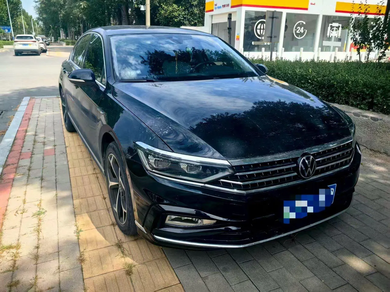 Volkswagen 2023 Magotan 2.0TSI 380TSI 2 million Commemorative Flagship Automatic Gear 3