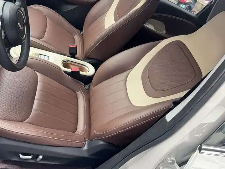 WuLing Plantronics 2024 410km LingBox Premium 11