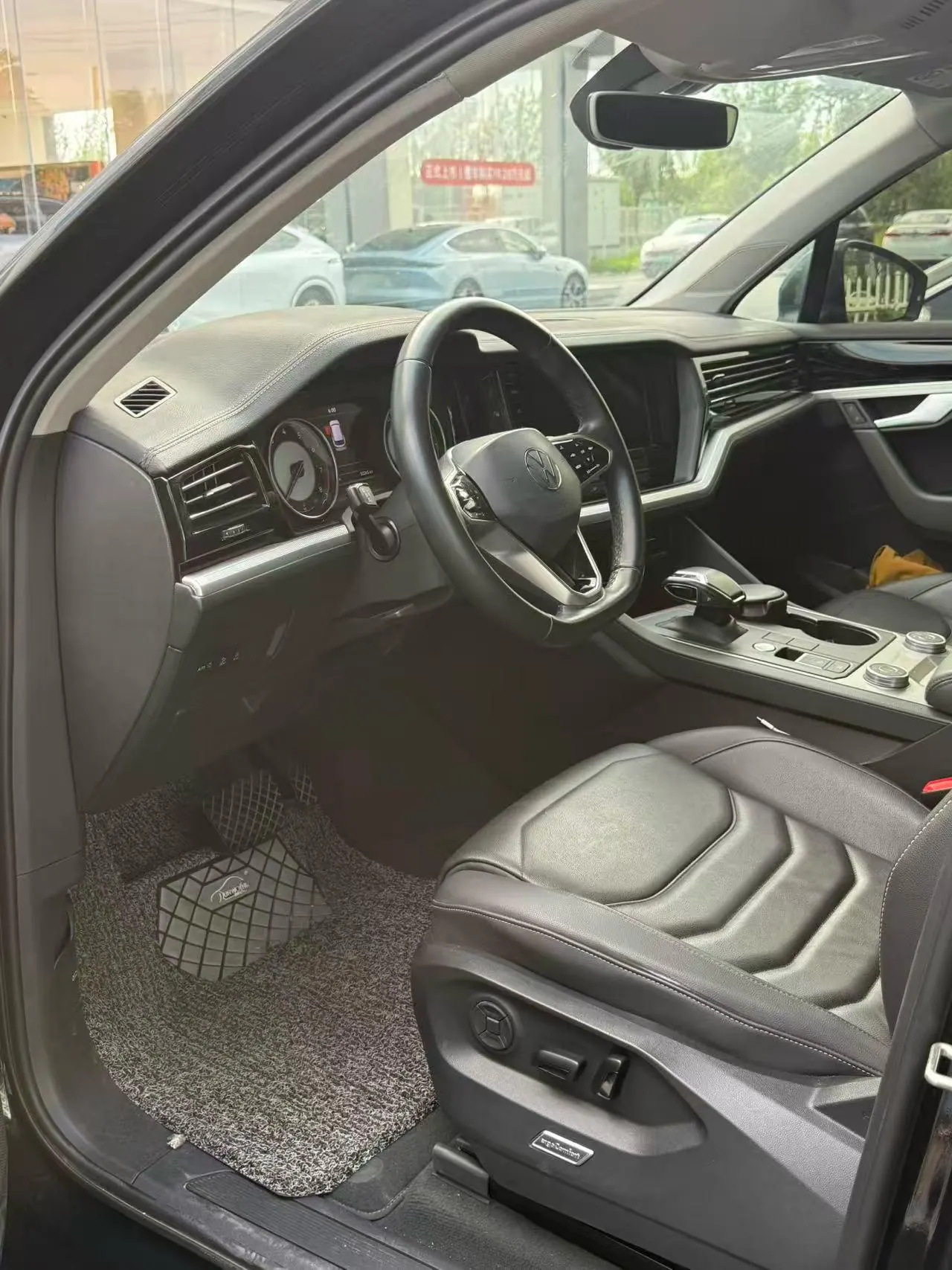 Volkswagen Touareg (Imported) 2021 Touareg 2.0TSI Sharp Edition Automatic Gear 3