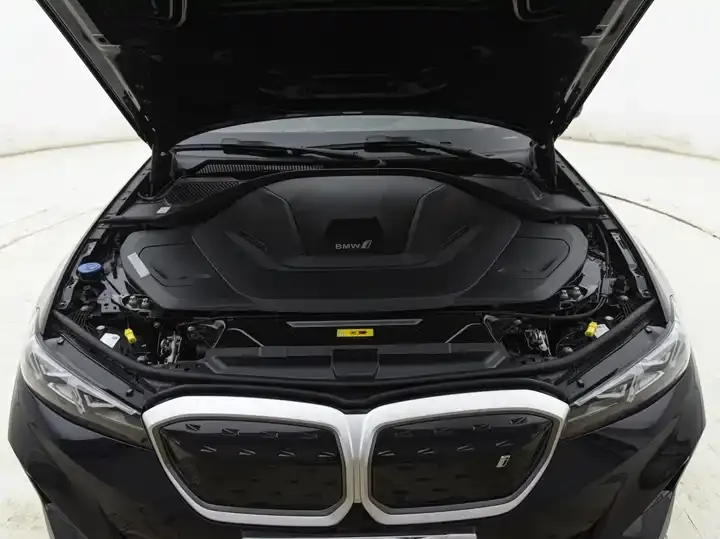 BMW i3 2022 eDrive 35 L 10