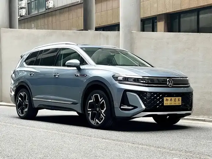 The 2026 450TSI four-wheel drive flagship 6 seats 3