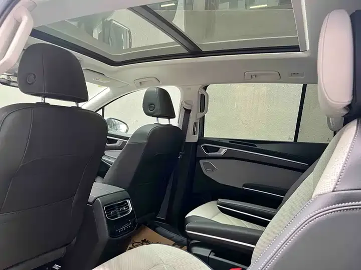 The 2026 450TSI four-wheel drive flagship 6 seats 8