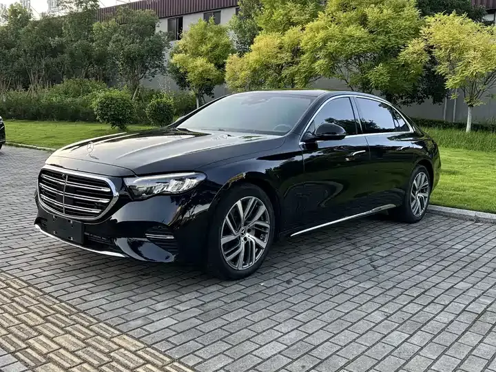 Mercedes Benz E-Class 2025 E 300 L Fashion - View 1