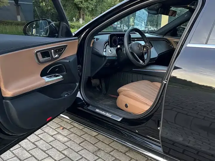 Mercedes Benz E-Class 2025 E 300 L Fashion 4