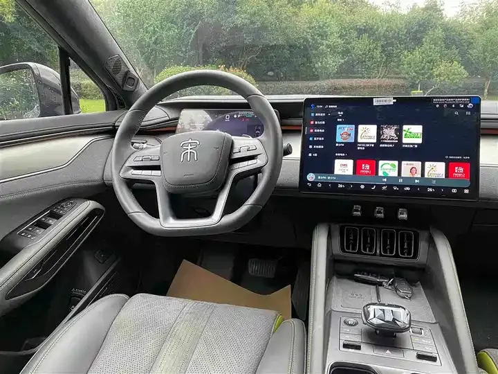 Song L EV 2025 intelligent driving version 602km laser Radar four-wheel drive 8
