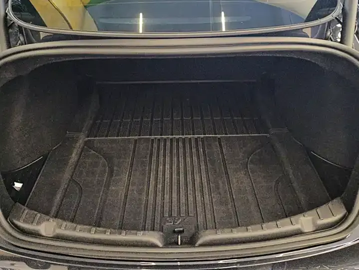 Model 3 2025 model modified long-life all-wheel drive version 4
