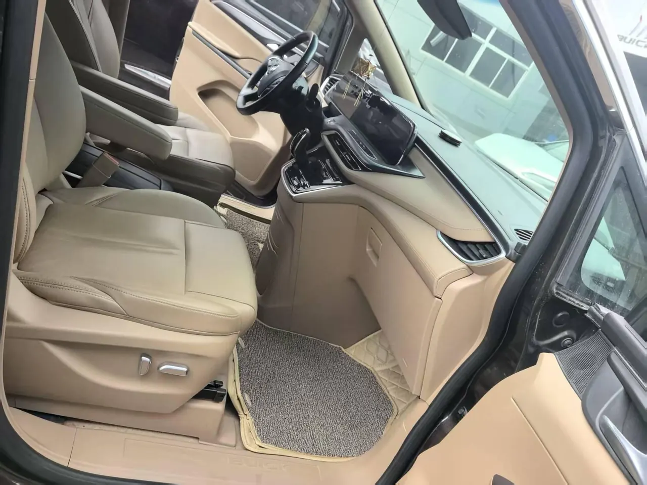 Buick 2021 GL8 ES Lu Zun 2.0T 653T Exclusive Automatic Gear 2