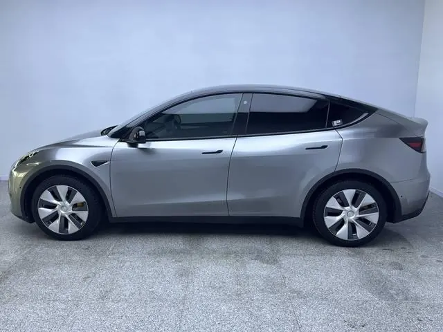 Tesla 2022 Model Y rear-wheel drive version (facelift) automatic gear 4