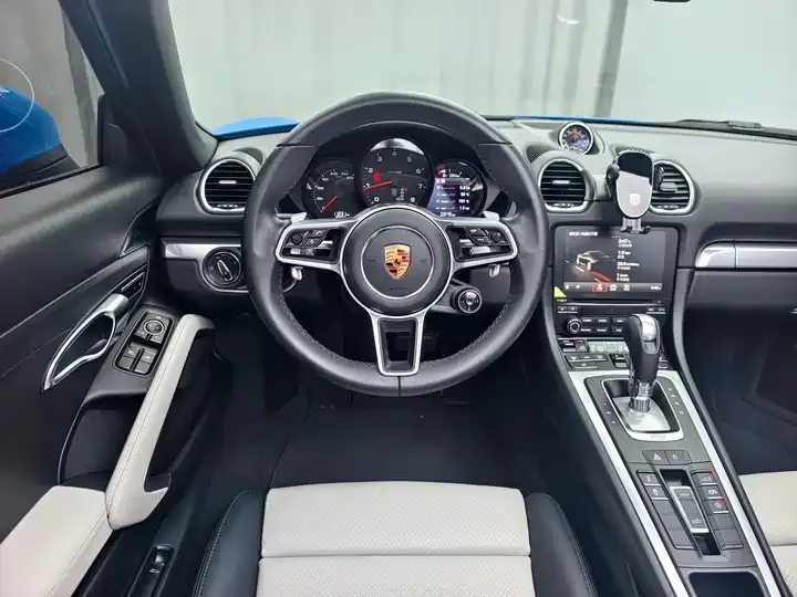 Porsche 718 2022 Boxster 2.0T 12