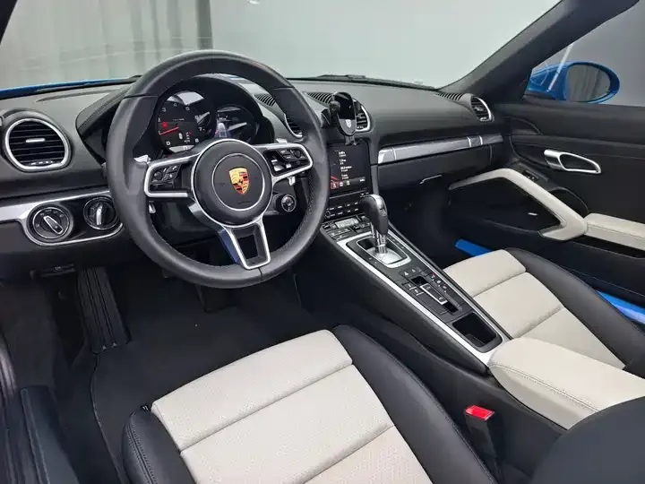 Porsche 718 2022 Boxster 2.0T 8