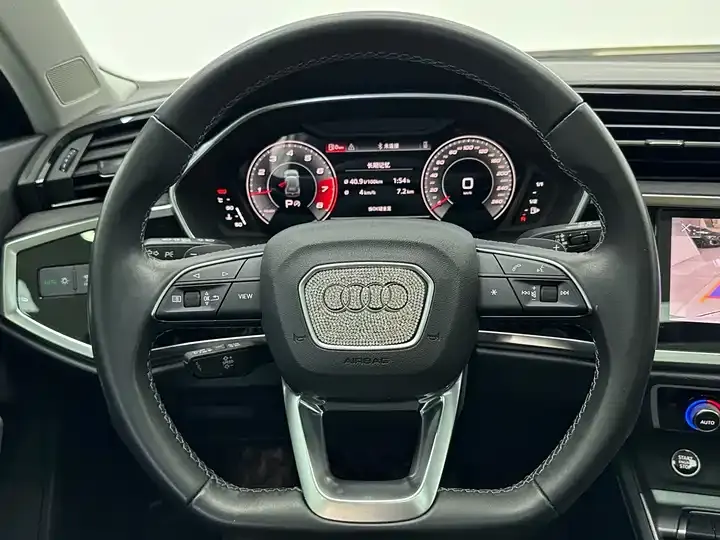Audi Q3 2023 35 TFSI Fashion Dynamic (1.4T) 11