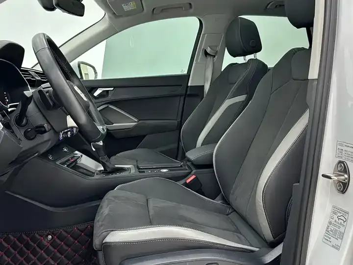 Audi Q3 2023 35 TFSI Fashion Dynamic (1.4T) 7