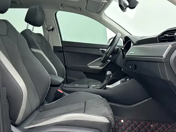 Audi Q3 2023 35 TFSI Fashion Dynamic (1.4T) 9