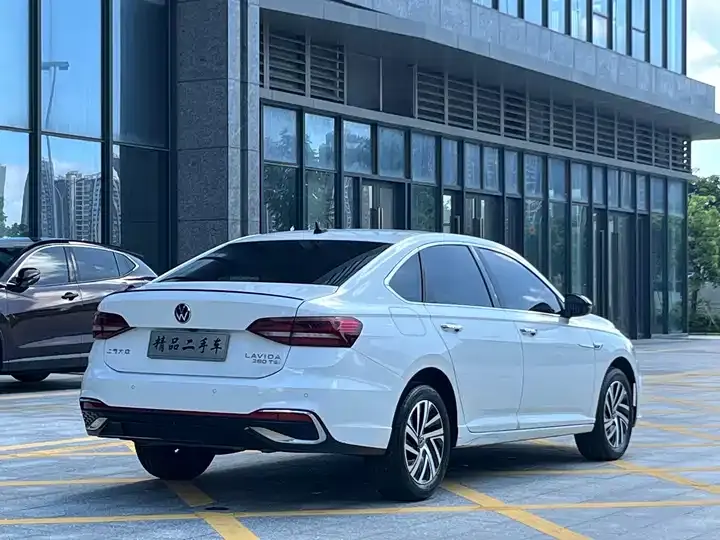 Lavida 2023 280TSI DSG Star Full Edition 6