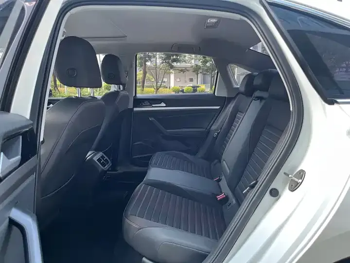 Lavida 2023 280TSI DSG Star Full Edition 9