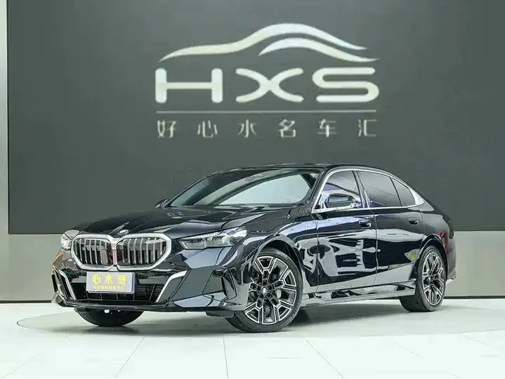 BMW 5 Series 2024 530Li Exclusive M Sports Suit - View 1