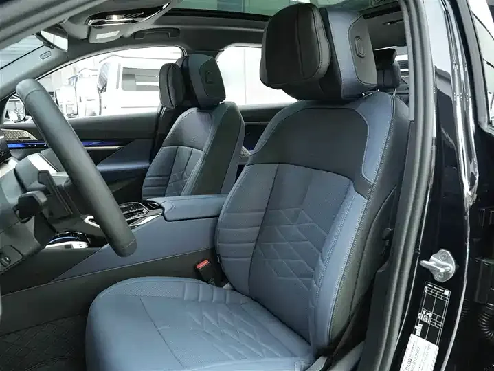 BMW 5 Series 2024 530Li Exclusive M Sports Suit 12