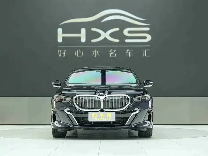 BMW 5 Series 2024 530Li Exclusive M Sports Suit 2