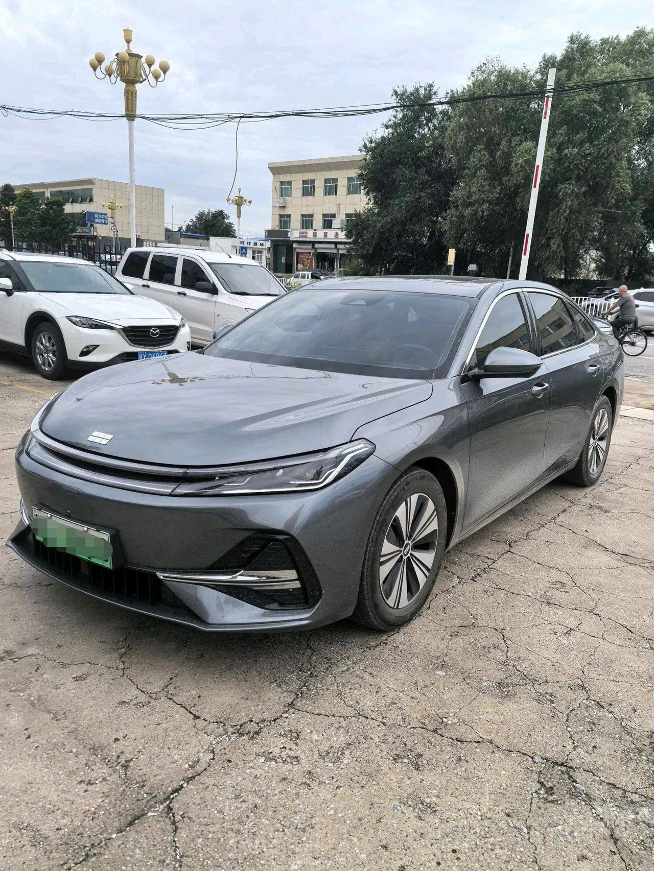 Geely Galaxy 2025 A7 EM-i 1.5 150km Premium Edition Automatic Gear - View 1