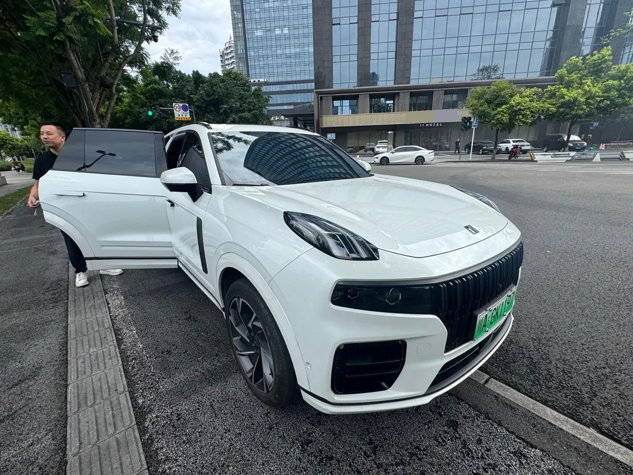 LYNK&amp;CO 09 New Energy 2021 LYNK&amp;CO 09 PHEV 2.0T Halo 7-seat Automatic Gear 3