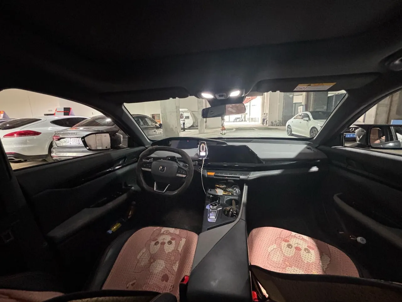 ChangAn 2022 UNI-V 1.5T honorable automatic gear 9