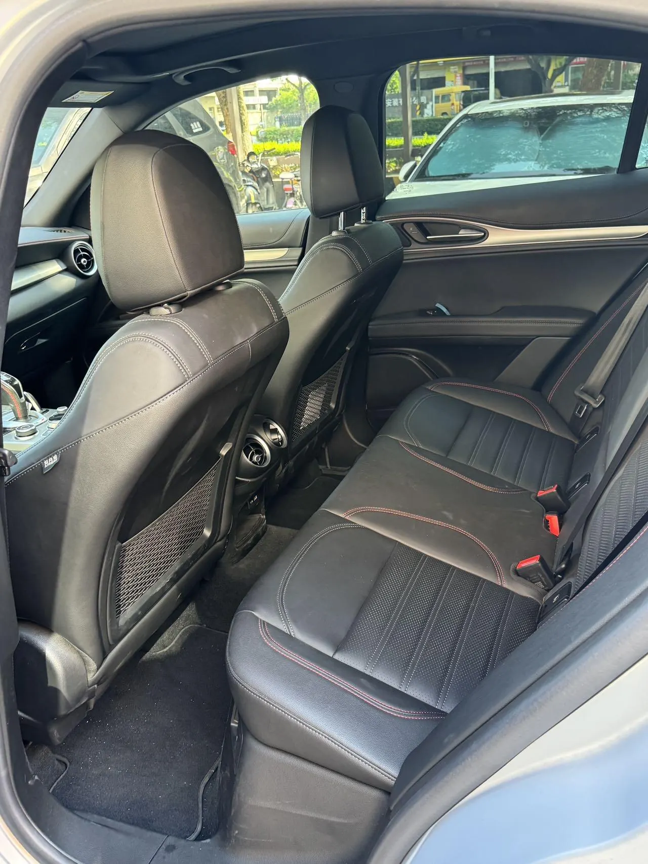 Alfa-Romeo Stelvio (Imported) 2023 Stelvio 2.0T 280HP Estrema Automatic 9