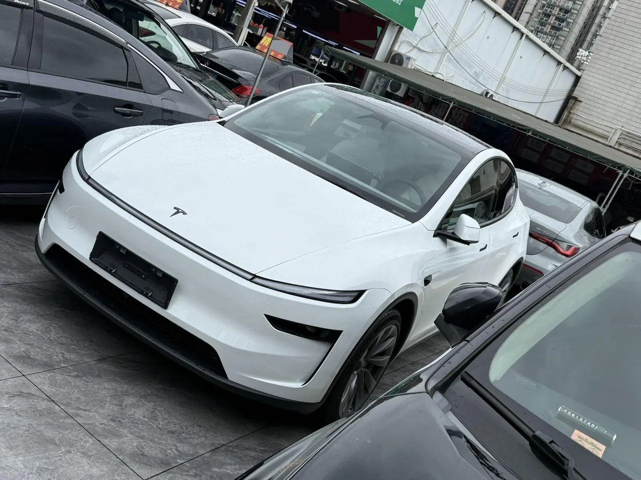 Tesla 2026 Model Y long endurance all-wheel drive version automatic transmission - View 1