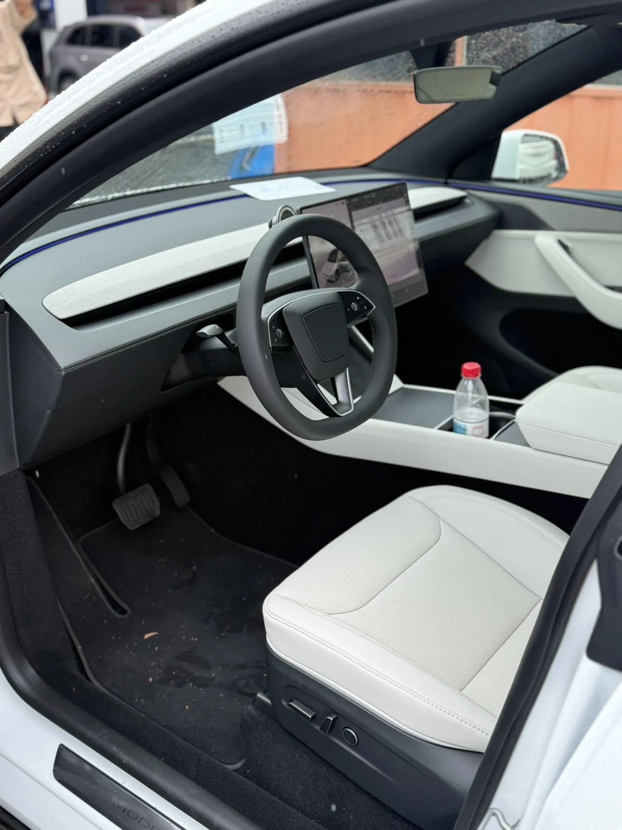 Tesla 2026 Model Y long endurance all-wheel drive version automatic transmission 4