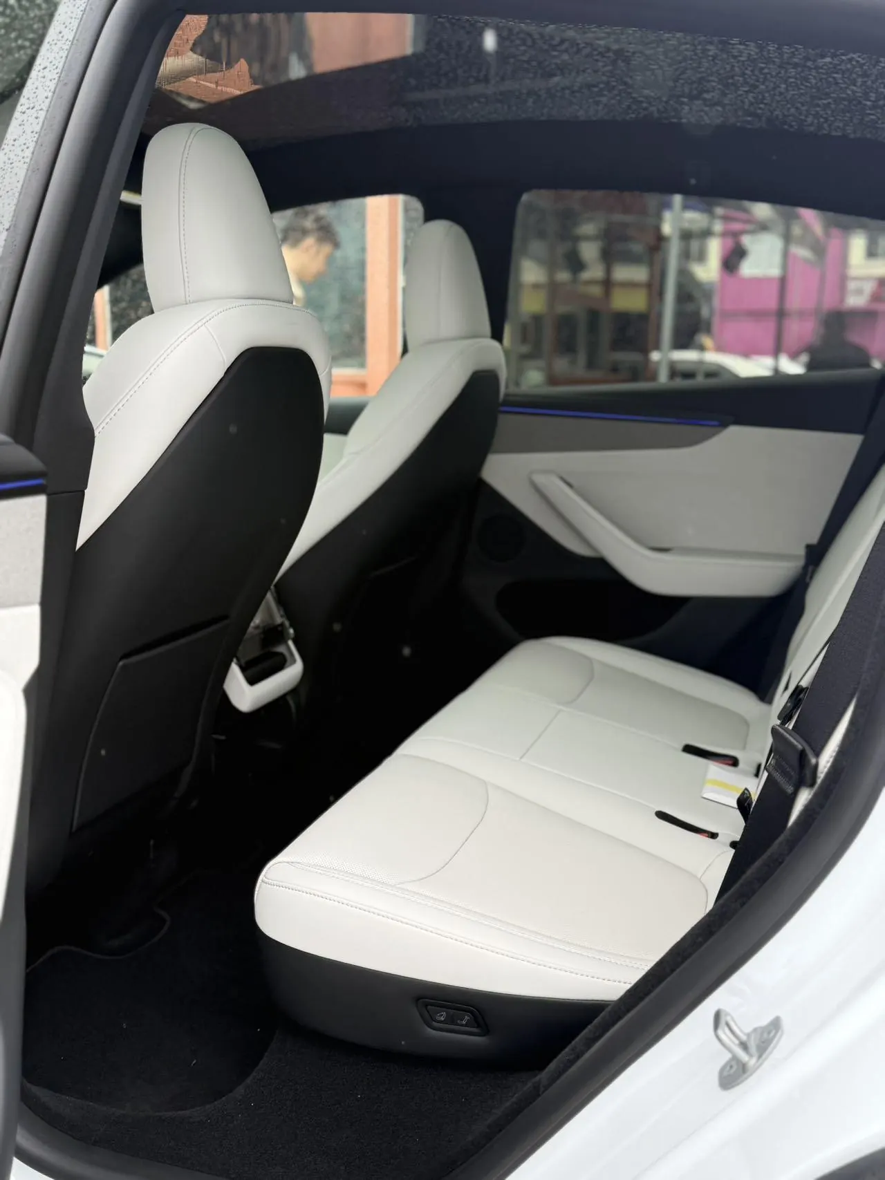 Tesla 2026 Model Y long endurance all-wheel drive version automatic transmission 5